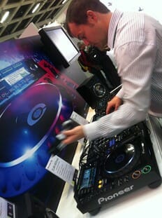 Chris Norton Pioneer CDJ2000s